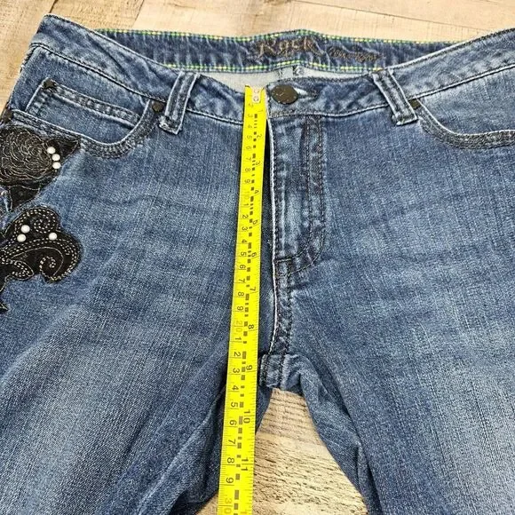 Wrangler Rock 47 Jeans Size 9 Women's Mid-Rise Embroidered‎ Designs Bootcut Leg - Picture 10 of 13